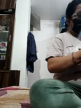 Snapshot of GangbangCouple chatting on 02.21.26 GangbangCouple online show from 02.21.26