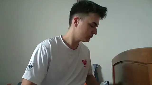 MrPine19 online show from 02.26.26