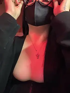 HaleyKin online show from 03.10.26