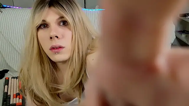 Snapshot of SnezanaLive chatting on 03.01.26 SnezanaLive online show from 03.01.26