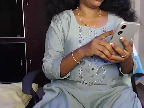 Snapshot of VixenNandhu chatting on 03.15.26 VixenNandhu online show from 03.15.26