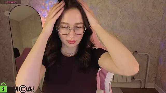 Snapshot of _Kiki_angel_ chatting on 02.15.26 Kiki angel online show from 02.15.26