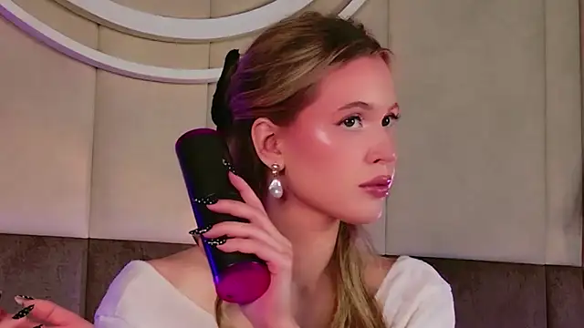 Beckie White online show from 03.03.26