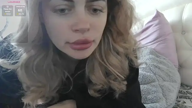 Snapshot of ShamlesssAdell chatting on 03.21.26 ShamlesssAdell online show from 03.21.26