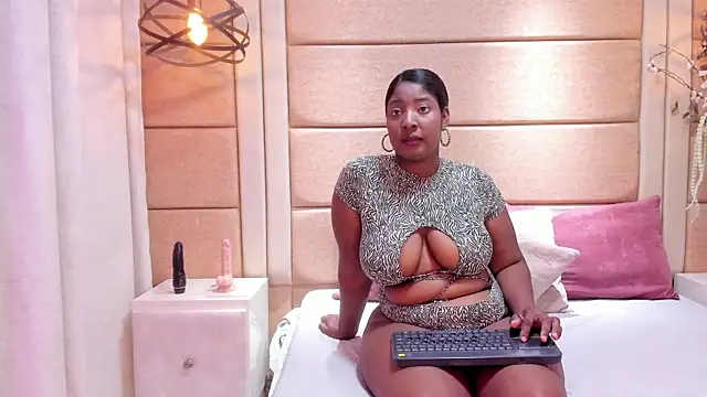 Snapshot of AprilMonroe chatting on 02.27.26 AprilMonroe online show from 02.27.26