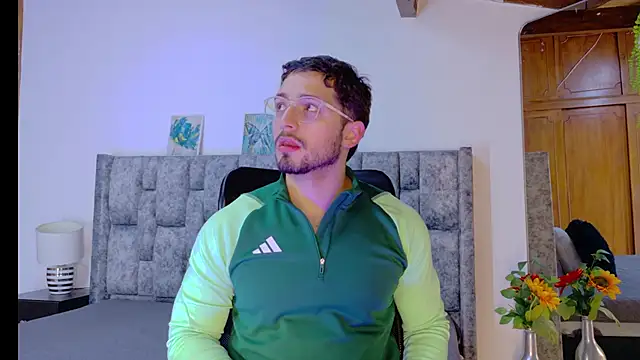 Snapshot of NICK_MOSS_ chatting on 02.13.26 NICK MOSS online show from 02.13.26