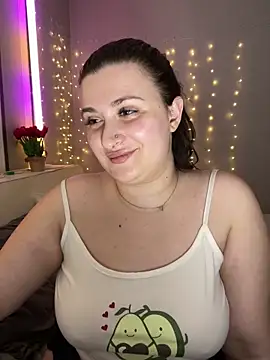 Snapshot of lipsi_vikki chatting on 02.12.26 lipsi vikki online show from 02.12.26