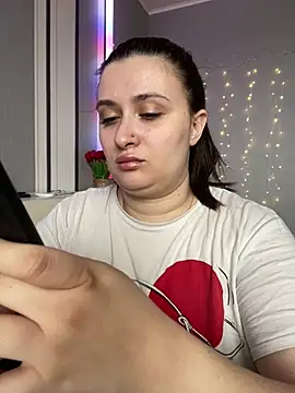 Snapshot of lipsi_vikki chatting on 02.17.26 lipsi vikki online show from 02.17.26