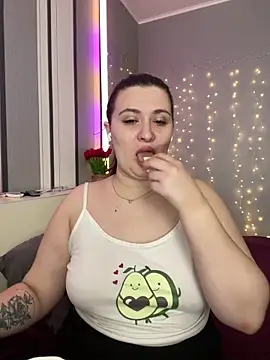 Snapshot of lipsi_vikki chatting on 02.18.26 lipsi vikki online show from 02.18.26