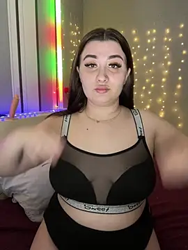 Snapshot of lipsi_vikki chatting on 02.21.26 lipsi vikki online show from 02.21.26