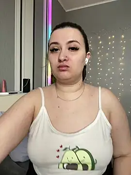 Snapshot of lipsi_vikki chatting on 02.25.26 lipsi vikki online show from 02.25.26