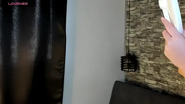 ASHLEY COLLINS1 online show from 03.19.26