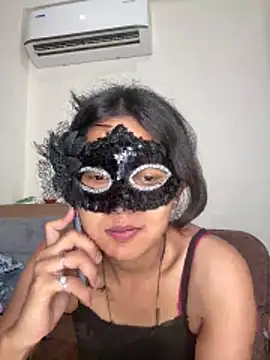 Snapshot of raavigirl chatting on 04.21.26 raavigirl online show from 04.21.26