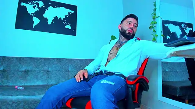 Snapshot of Alessrose chatting on 03.02.26 Alessrose online show from 03.02.26