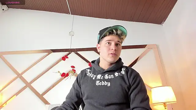 Snapshot of rayan_linxx chatting on 02.14.26 rayan linxx online show from 02.14.26