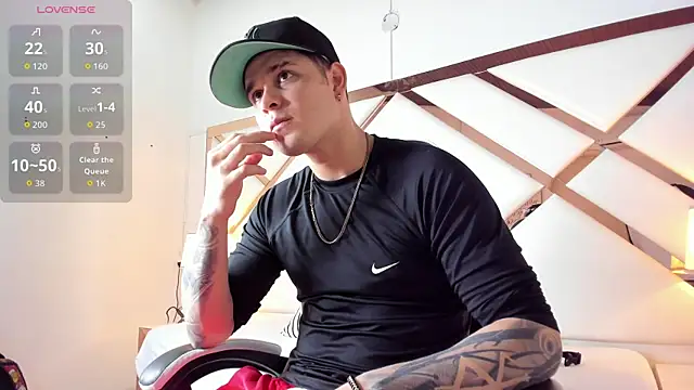 Snapshot of rayan_linxx chatting on 02.18.26 rayan linxx online show from 02.18.26