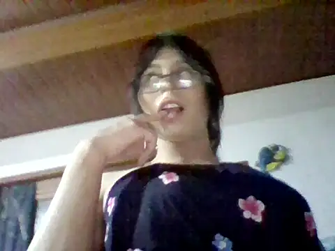 lucyscay  online show from 04.06.26