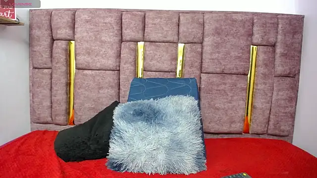 FRANCESCA LOVE  online show from 04.09.26