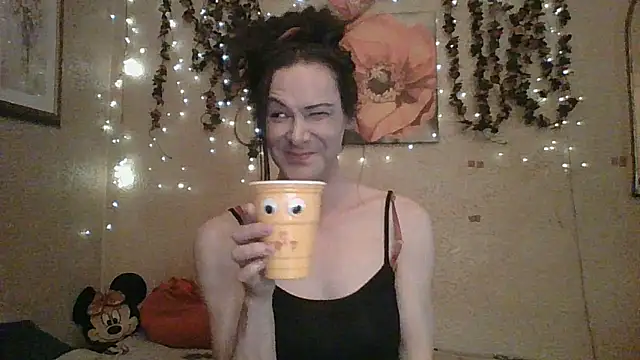 Snapshot of sillymillie4 chatting on 05.15.26 sillymillie4 online show from 05.15.26