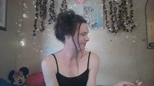 Snapshot of sillymillie4 chatting on 06.23.26 sillymillie4 online show from 06.23.26