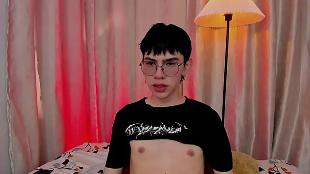 Demian Hush online show from 02.21.26