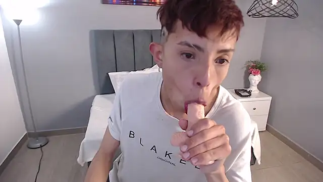 Snapshot of _camilo_ortiz chatting on 02.25.26 camilo ortiz online show from 02.25.26