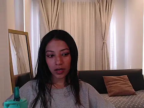 Snapshot of Scarleet_miaa chatting on 06.11.26 Scarleet miaa online show from 06.11.26