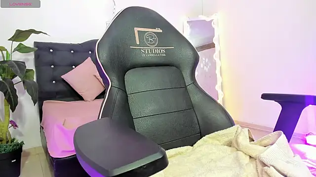 LUNAKITTY TAY online show from 04.04.26