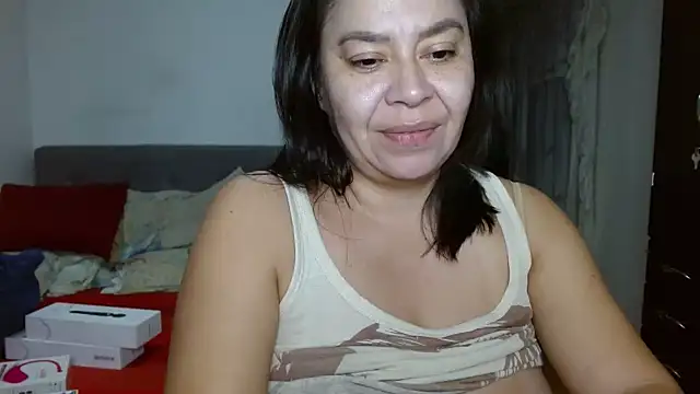 Snapshot of Karo_sexy chatting on 12.20.24 Karo sexy online show from 12.20.24