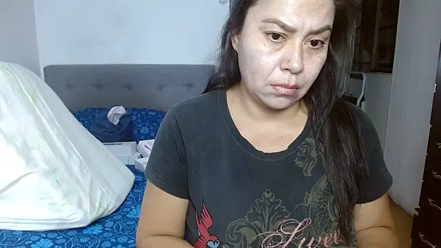 Snapshot of Karo_sexy chatting on 09.20.25 Karo sexy online show from 09.20.25