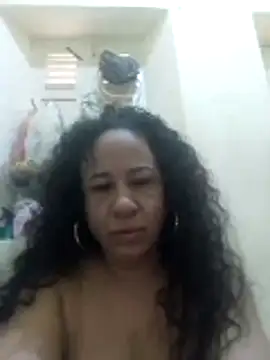 Snapshot of hannah_boscovich chatting on 03.02.26 hannah boscovich online show from 03.02.26