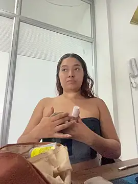 Emily Harpeer online show from 04.03.26