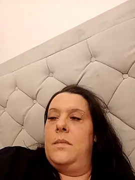 Snapshot of louisa36 chatting on 02.14.26 louisa36 online show from 02.14.26