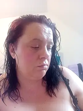 Snapshot of louisa36 chatting on 02.27.26 louisa36 online show from 02.27.26