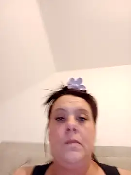Snapshot of louisa36 chatting on 03.05.26 louisa36 online show from 03.05.26