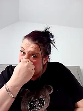 Snapshot of louisa36 chatting on 03.22.26 louisa36 online show from 03.22.26