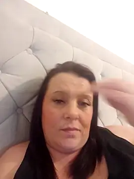 Snapshot of louisa36 chatting on 03.24.26 louisa36 online show from 03.24.26