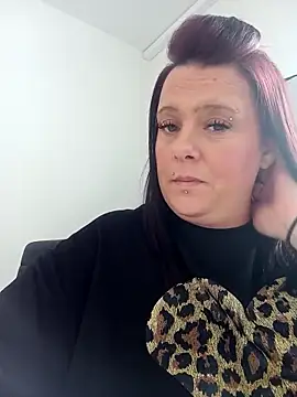 Snapshot of louisa36 chatting on 03.26.26 louisa36 online show from 03.26.26