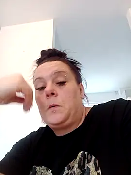 Snapshot of louisa36 chatting on 03.27.26 louisa36 online show from 03.27.26