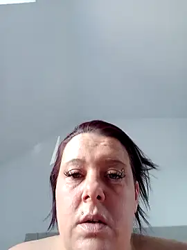 Snapshot of louisa36 chatting on 04.20.26 louisa36 online show from 04.20.26