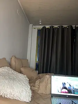 Snapshot of RachelWeisz_ chatting on 02.11.26 RachelWeisz online show from 02.11.26