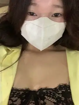 Snapshot of Rin-yiyi chatting on 02.27.26 Rin-yiyi online show from 02.27.26