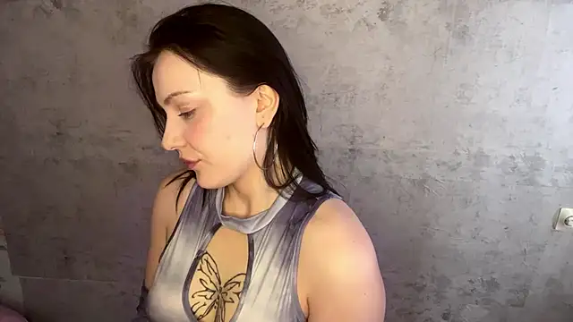 Snapshot of Mona_Fox chatting on 02.15.26 Mona Fox online show from 02.15.26