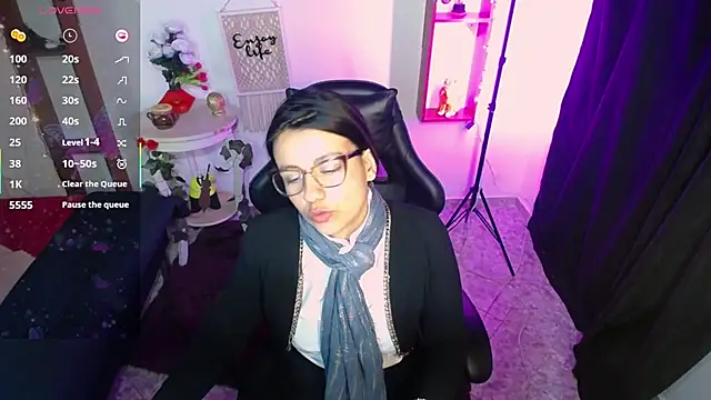 QueenRose94 online show from 03.03.26