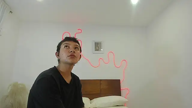 Snapshot of hardcoreheat_ind chatting on 02.17.26 hardcoreheat ind online show from 02.17.26