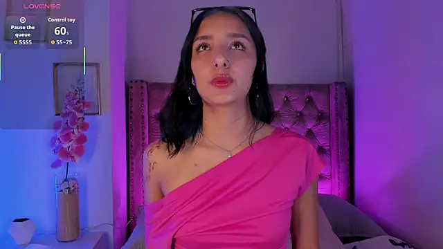 Snapshot of Aris_Suarez chatting on 05.29.26 Aris Suarez online show from 05.29.26