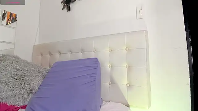 MiaEvans0 online show from 03.21.26