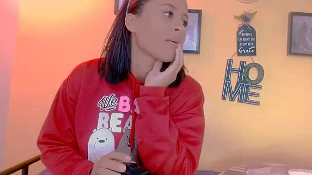 Snapshot of sexiempoderada18 chatting on 02.13.26 sexiempoderada18 online show from 02.13.26