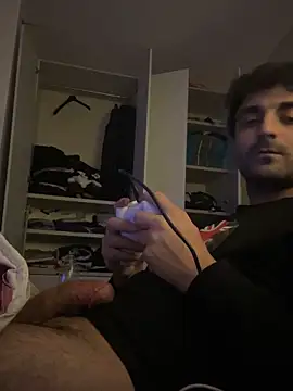 Snapshot of elia2711 chatting on 02.12.26 elia2711 online show from 02.12.26