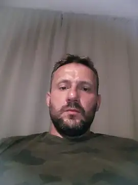 Snapshot of defaktor chatting on 06.26.26 defaktor online show from 06.26.26
